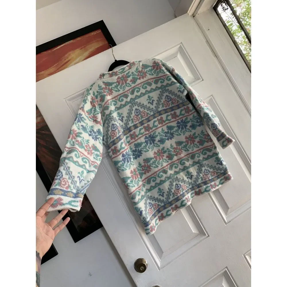 DANA SCOTT WOMEN‎ LARGE  FLORAL SWEATER PASTEL cottage vintage winter white blue